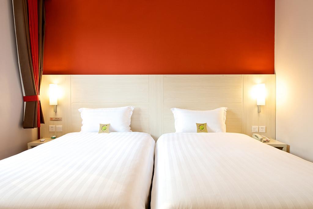 Ibis Ningbo Qianhu Plaza Hotel Exteriör bild