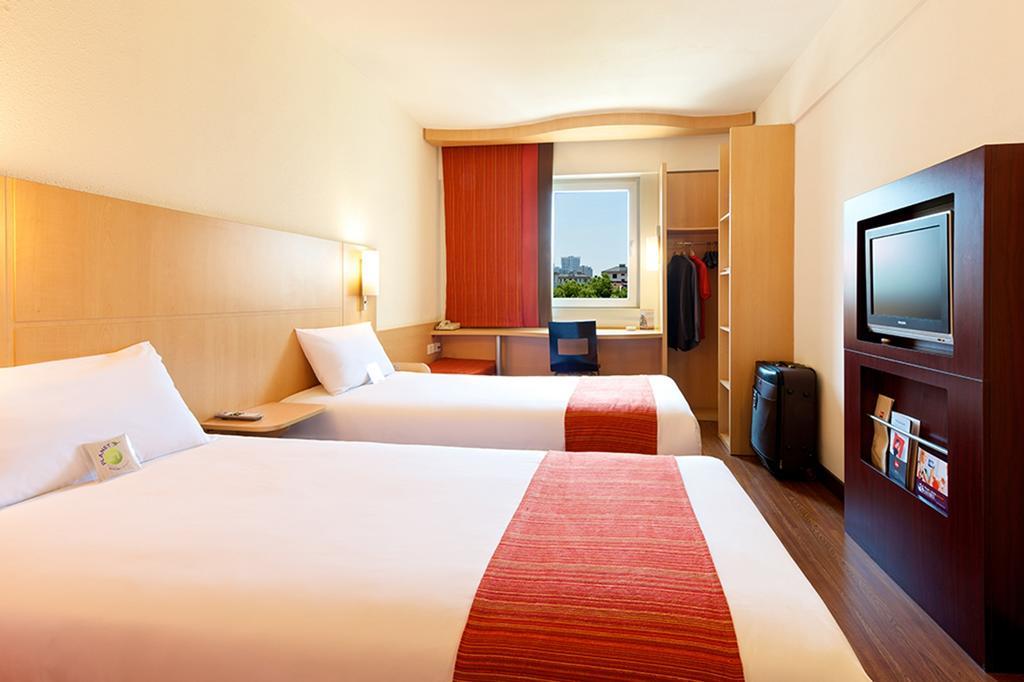 Ibis Ningbo Qianhu Plaza Hotel Exteriör bild