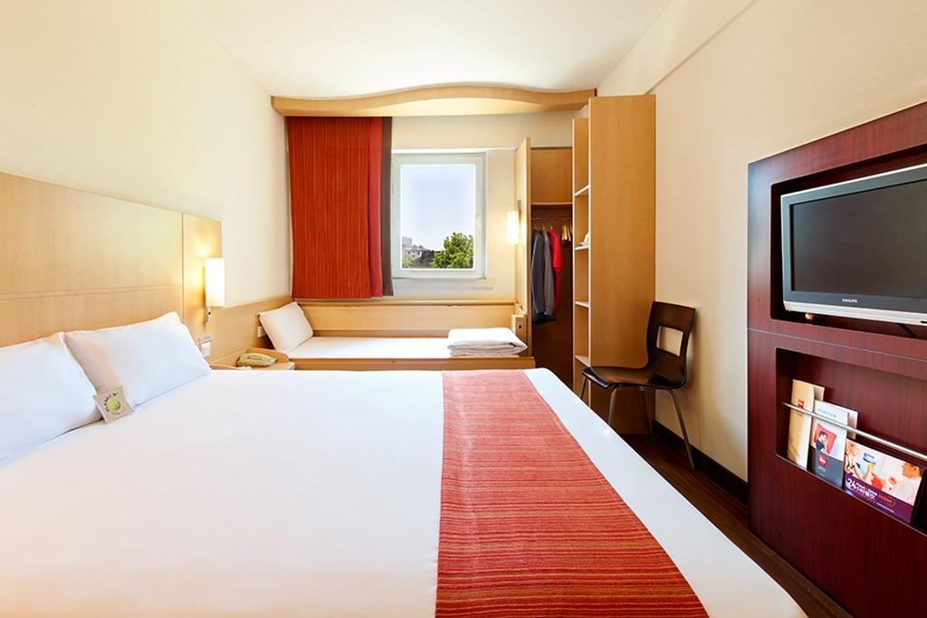 Ibis Ningbo Qianhu Plaza Hotel Exteriör bild