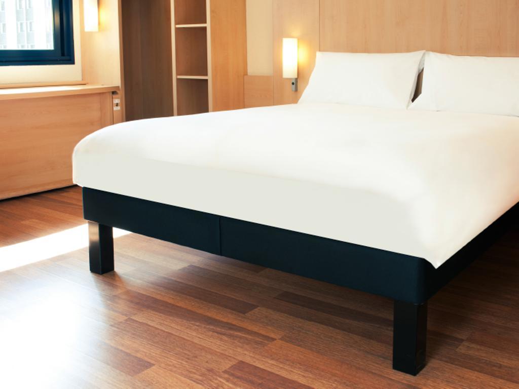 Ibis Ningbo Qianhu Plaza Hotel Exteriör bild