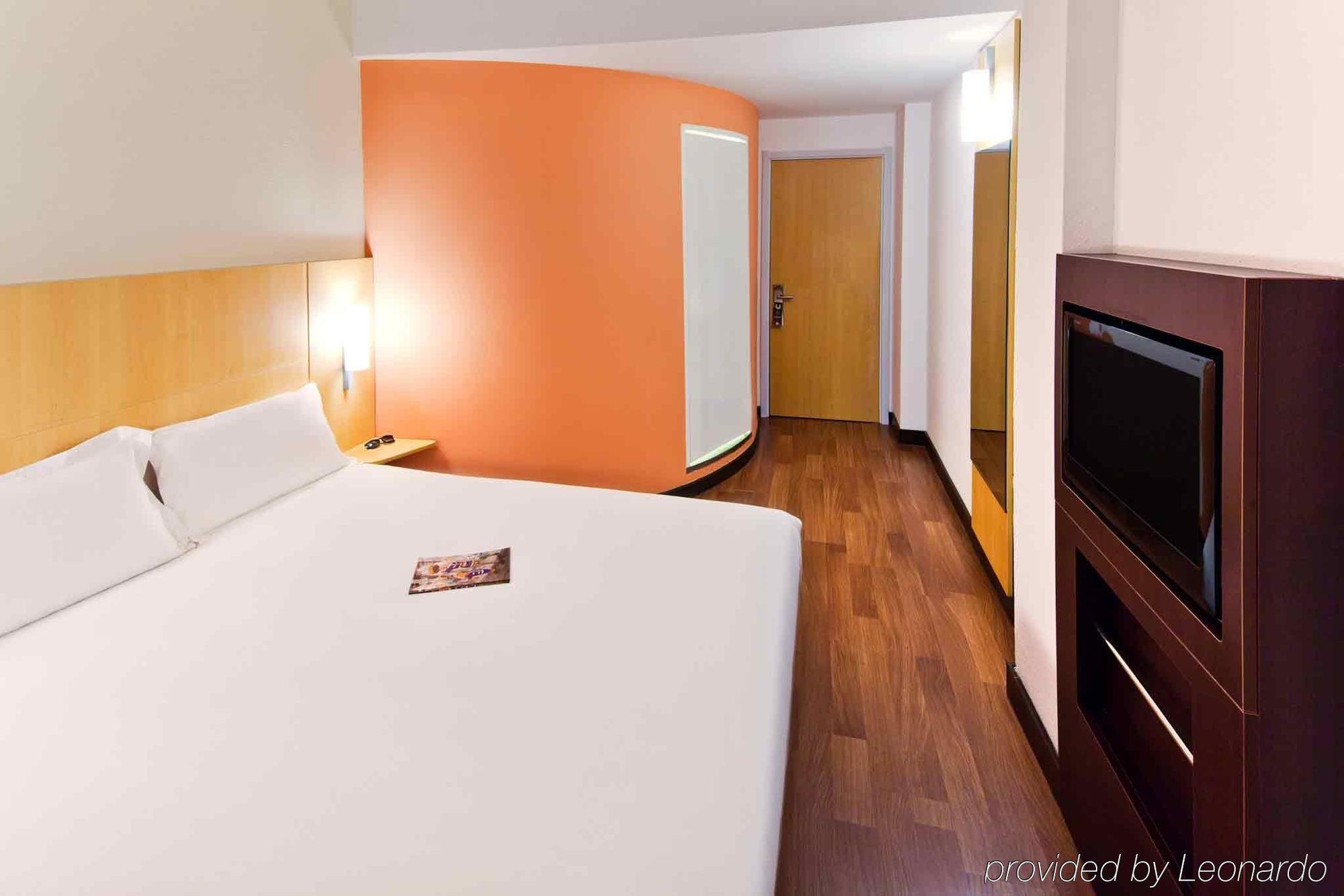 Ibis Ningbo Qianhu Plaza Hotel Exteriör bild
