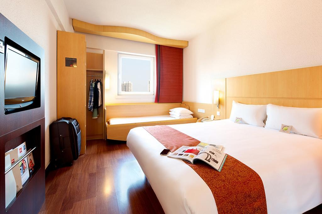 Ibis Ningbo Qianhu Plaza Hotel Exteriör bild