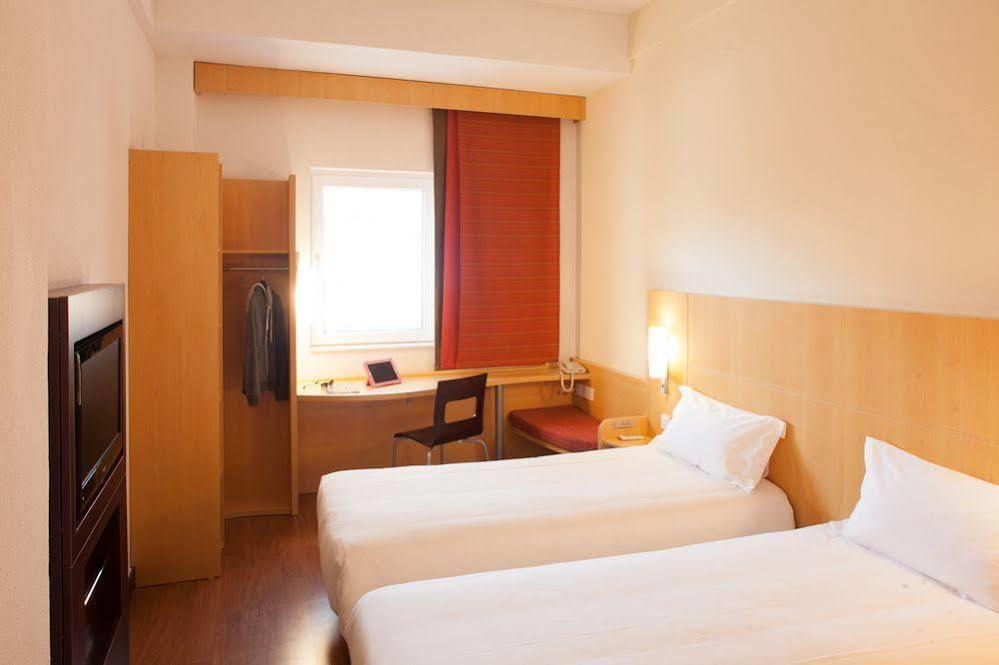 Ibis Ningbo Qianhu Plaza Hotel Exteriör bild