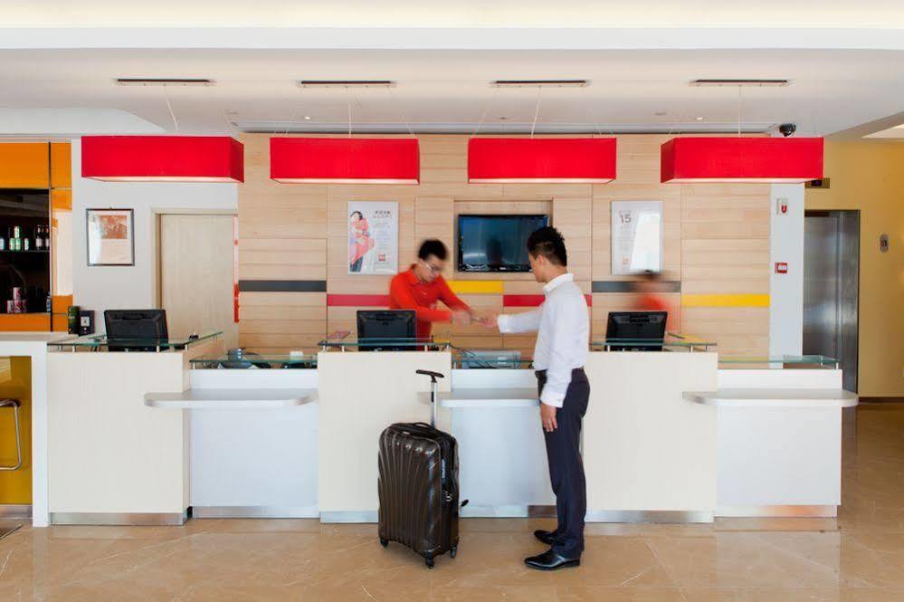 Ibis Ningbo Qianhu Plaza Hotel Exteriör bild
