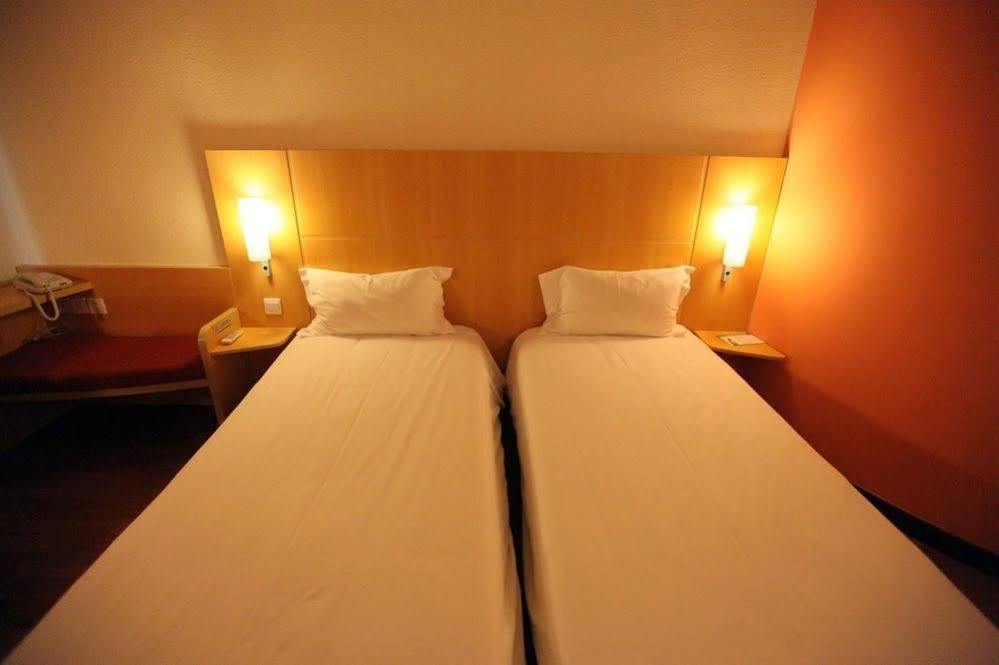 Ibis Ningbo Qianhu Plaza Hotel Exteriör bild