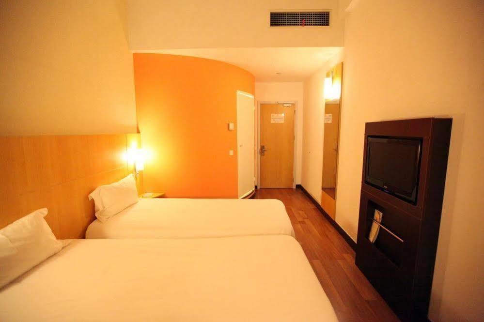 Ibis Ningbo Qianhu Plaza Hotel Exteriör bild